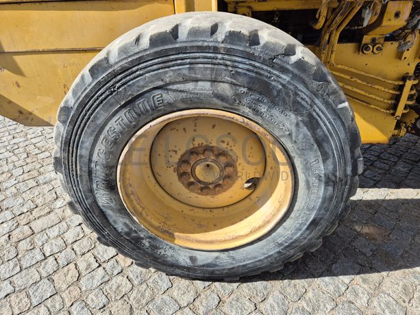 Pá Carregadora CAT 910 F