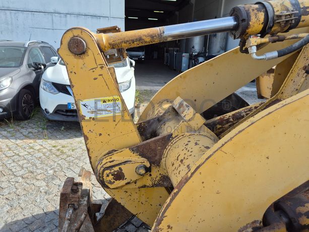 Pá Carregadora CAT 910 F