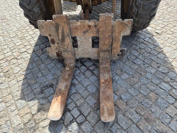 Pá Carregadora CAT 910 F