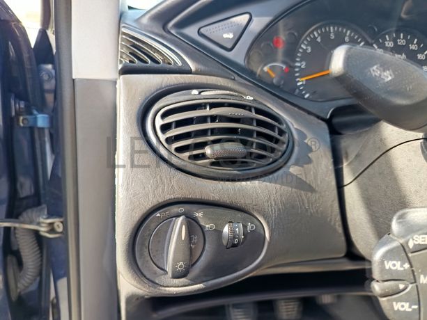 Ford Focus · Ano 2000