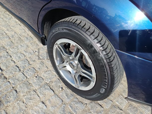 Ford Focus · Ano 2000