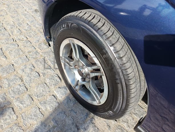 Ford Focus · Ano 2000