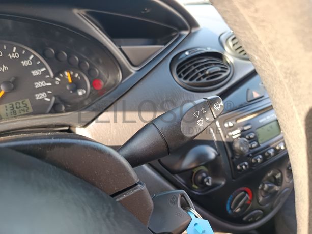 Ford Focus · Ano 2000
