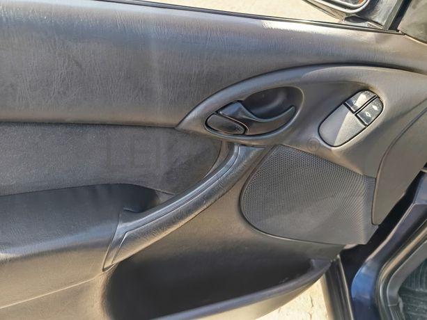 Ford Focus · Ano 2000