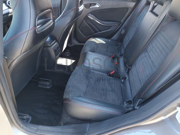 Mercedes-Benz CLA 200 CDI · Ano 2016