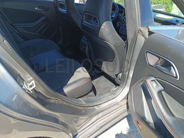 Mercedes-Benz CLA 200 CDI · Ano 2016