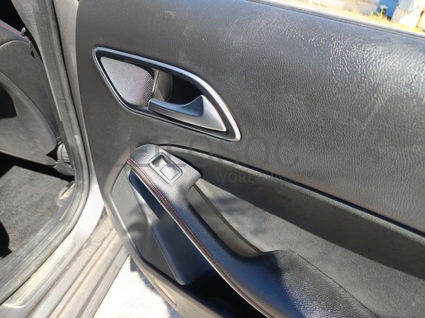 Mercedes-Benz CLA 200 CDI · Ano 2016