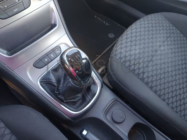 Opel Astra · Ano 2017