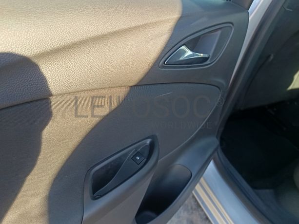 Opel Astra · Ano 2017