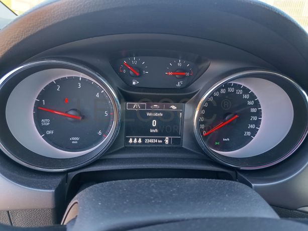 Opel Astra · Ano 2017