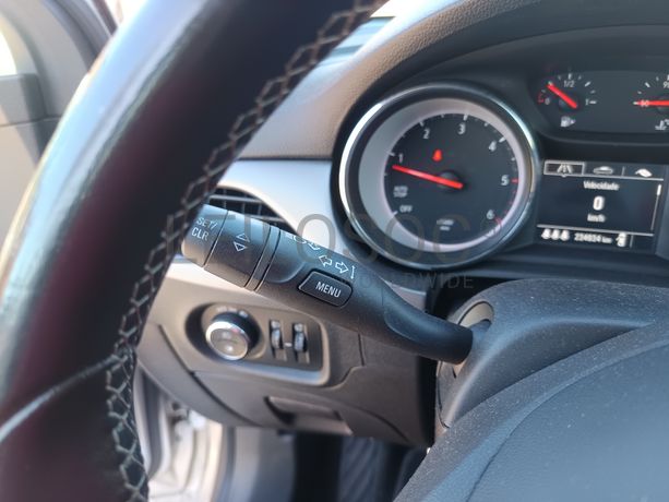 Opel Astra · Ano 2017