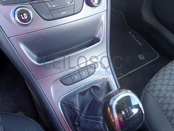 Opel Astra · Ano 2017