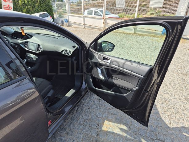 Peugeot 308 · Ano 2016
