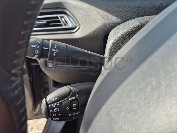 Peugeot 308 · Ano 2016