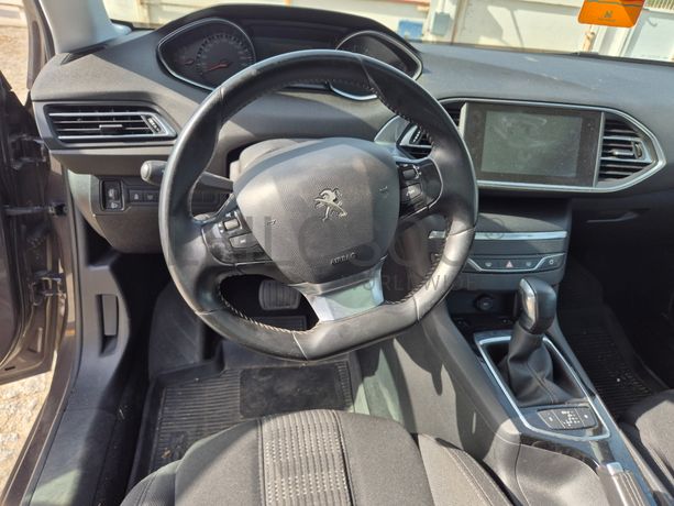 Peugeot 308 · Ano 2016