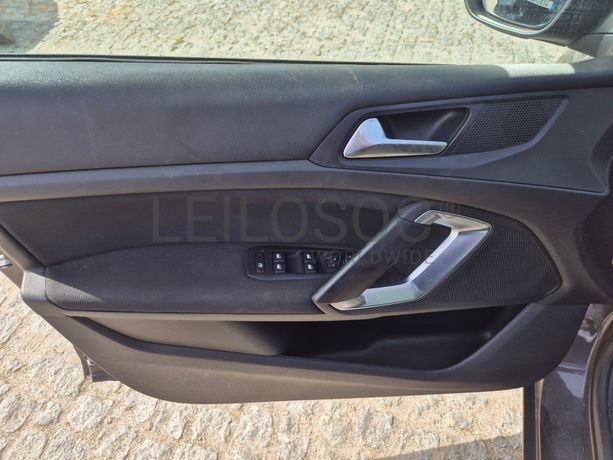Peugeot 308 · Ano 2016