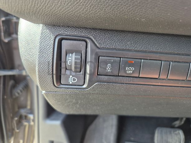 Peugeot 308 · Ano 2016