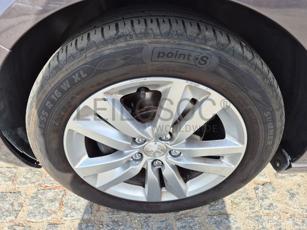 Peugeot 308 · Ano 2016