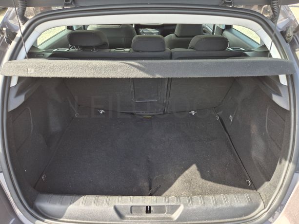 Peugeot 308 · Ano 2016