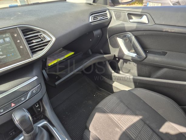 Peugeot 308 · Ano 2016