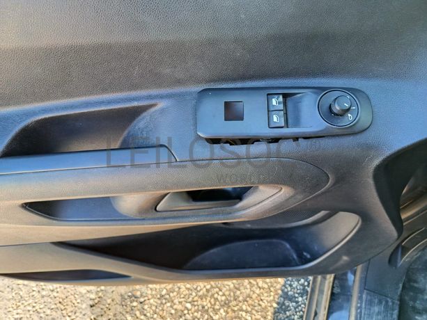 Peugeot Partner · Ano 2020