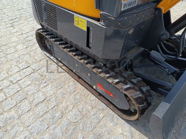 Mini Giratória Infront YFE16 · Ano 2022