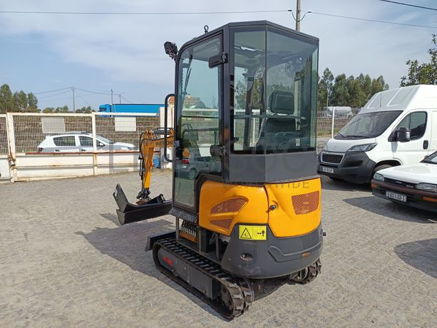 Mini Giratória Infront YFE16 · Ano 2022