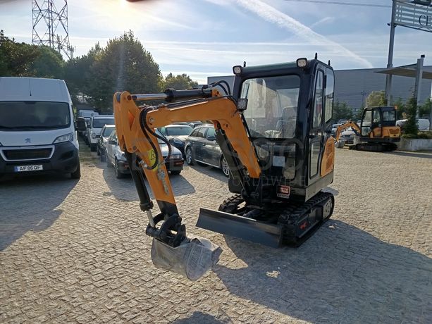 Mini Giratória Infront YFE20 · Ano 2023