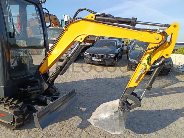 Mini Giratória Infront YFE20 · Ano 2023