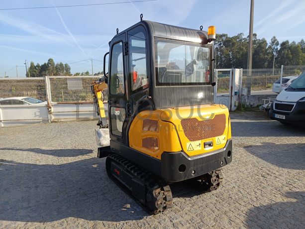 Mini Giratória Infront YFE20 · Ano 2023