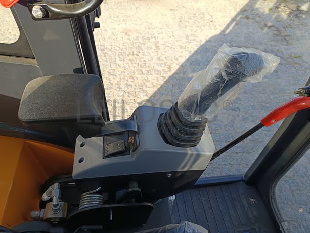 Mini Giratória Infront YFE20 · Ano 2023