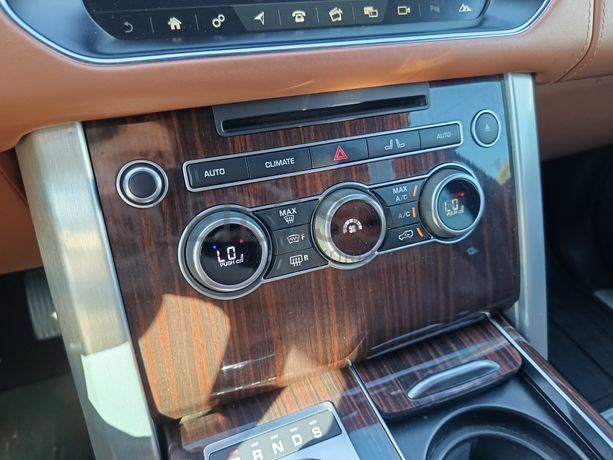 Land Rover Range Rover Autobiography 4.4 SDV8 · Ano 2017