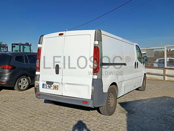 Renault Trafic Caixa 2.0 DCI · Ano 2013