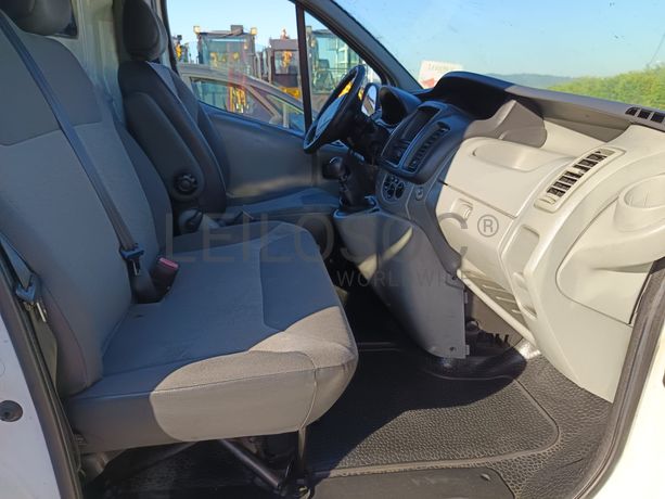 Renault Trafic Caixa 2.0 DCI · Ano 2013