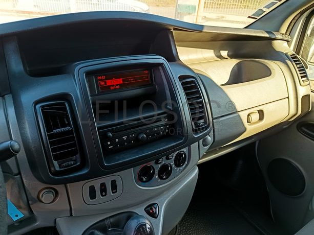 Renault Trafic Caixa 2.0 DCI · Ano 2013