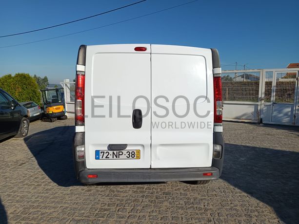 Renault Trafic Caixa 2.0 DCI · Ano 2013