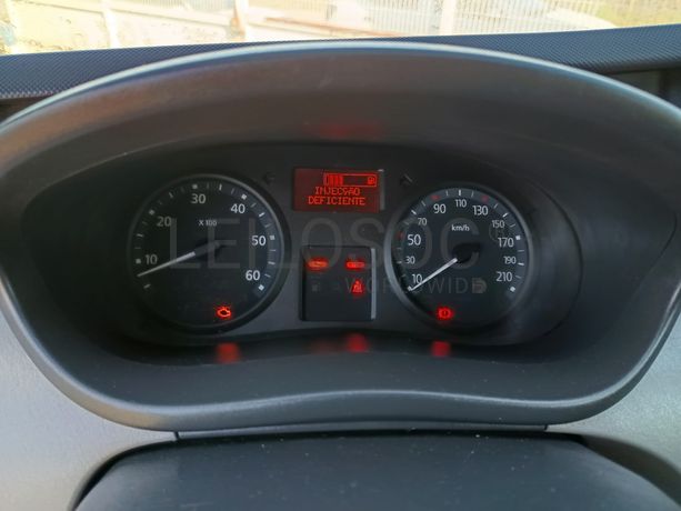 Renault Trafic Caixa 2.0 DCI · Ano 2013