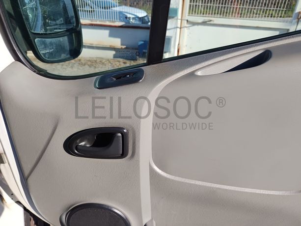 Renault Trafic Caixa 2.0 DCI · Ano 2013