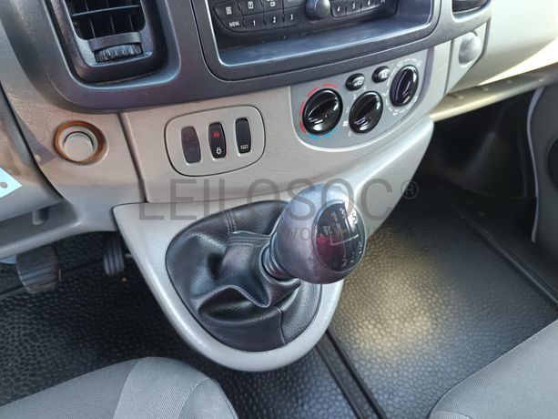 Renault Trafic Caixa 2.0 DCI · Ano 2013