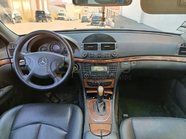 Mercedes-Benz E270 · Ano 2002