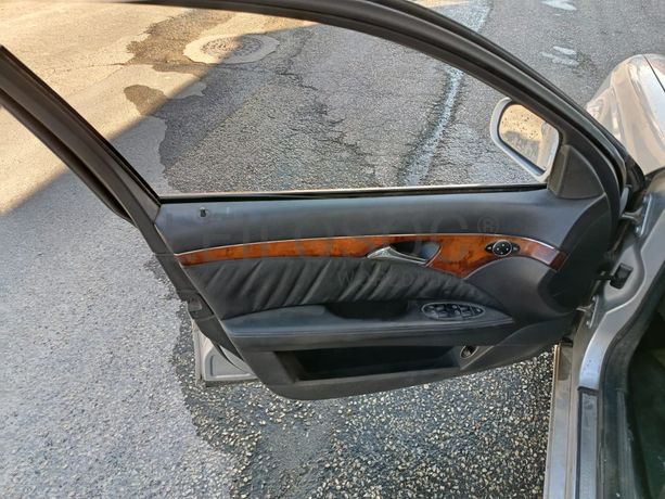Mercedes-Benz E270 · Ano 2002