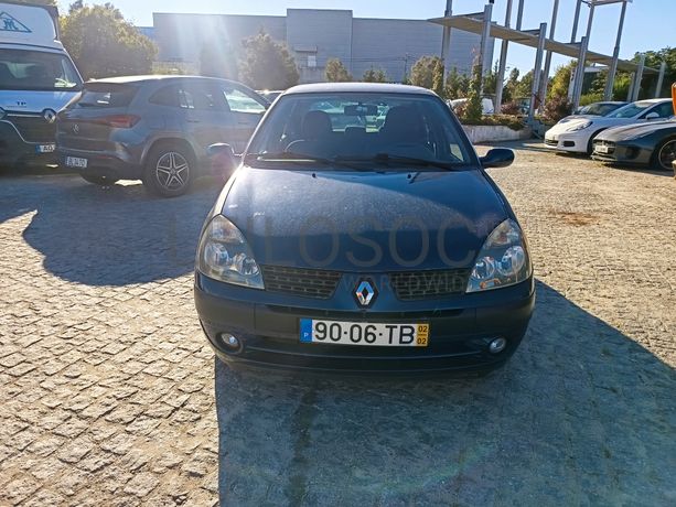 Renault Clio · Ano 2002