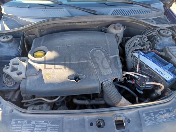 Renault Clio · Ano 2002