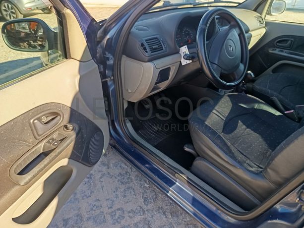 Renault Clio · Ano 2002