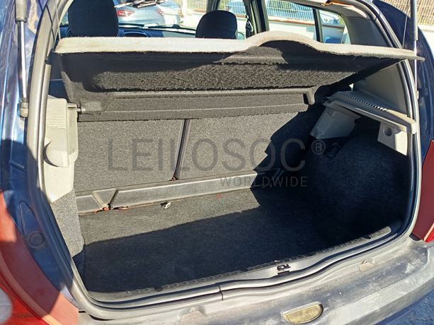 Renault Clio · Ano 2002