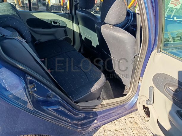 Renault Clio · Ano 2002