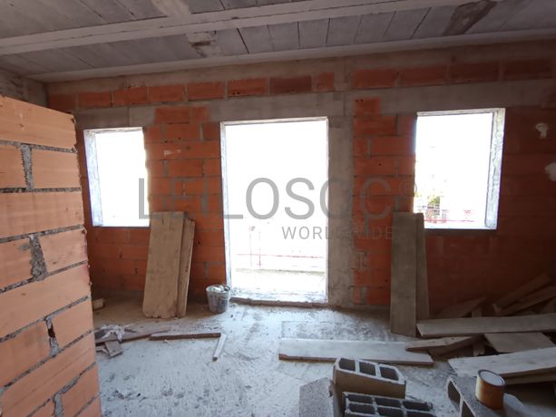 Edifício com 3 Pisos · Tabuaço