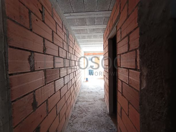 Edifício com 3 Pisos · Tabuaço