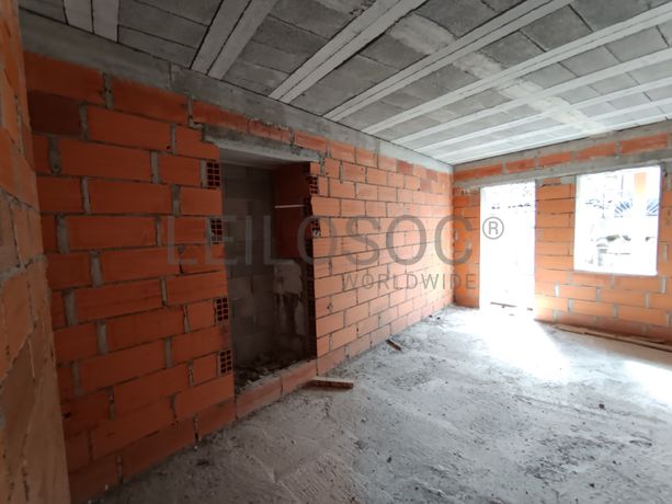 Edifício com 3 Pisos · Tabuaço