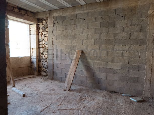 Edifício com 3 Pisos · Tabuaço